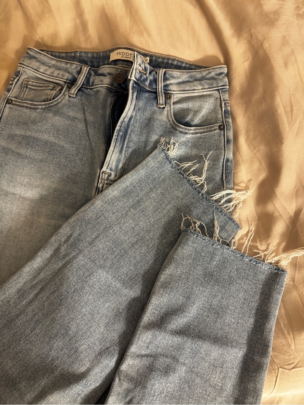 HIDDEN Los Angeles Women's Light Blue Cropped Jeans - Ankle Length